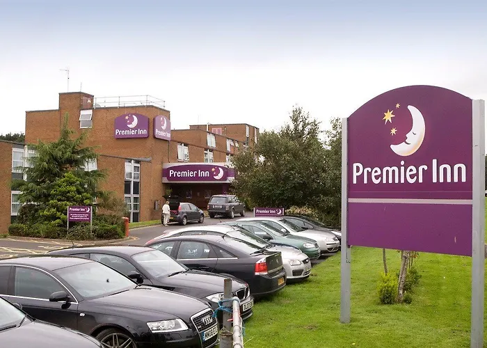 Premier - M6 Junction 44 Hotel 3*