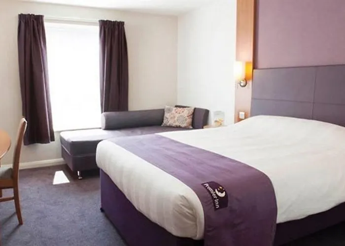 Hotel Premier - M6 Junction 44 3*