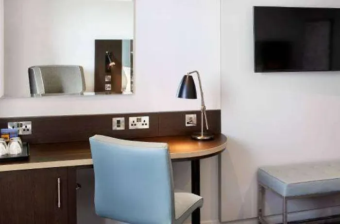 Premier - M6 Junction 44 3*